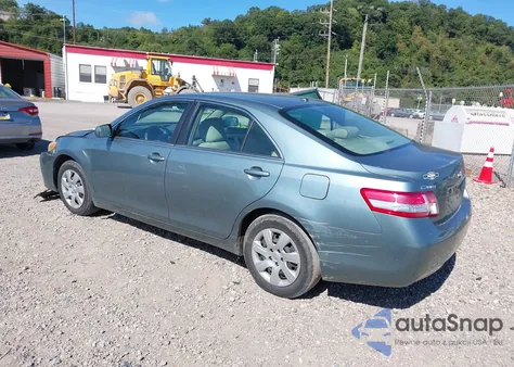 2010 Toyota Camry Le z USA, uszkodzony, nr VIN 4T1BF3EKXAU553330